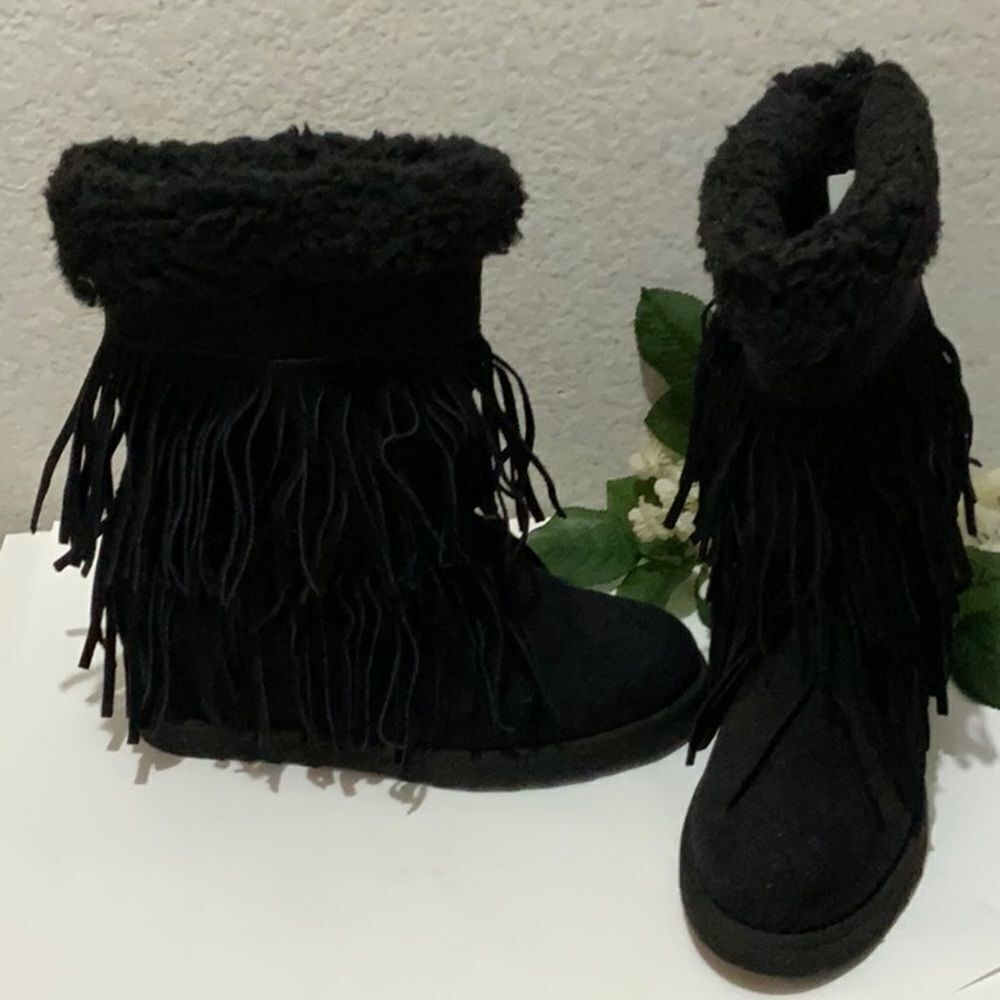 𝅺madden Girl Suede Sleet Fringe Boots Size 10M